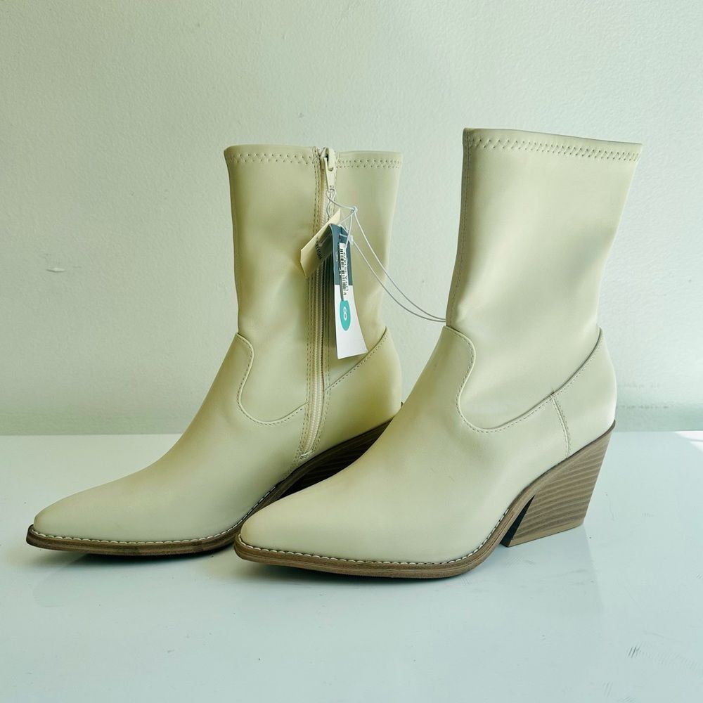 NWT A new day Boots size 8